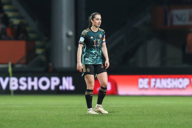 Fussball, UEFA Länderspiel Saison 2022 2023 Freundschaftsspiel Niederlande - Deutschland 07.04.2023, Fortuna Sittard Stadion Sara Daebritz (Deutschland, 13) Sittard Fortuna-Sittard-Stadion Niederlande