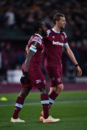 LONDON, ENGLAND - APRIL 20: Michail Antonio celebrates with Tomas Soucek after scoring goal during the UEFA Europa Conference League quarterfinal second leg match between West Ham United and KAA Gent at London Stadium on April 20, 2023 in London, United Kingdom. Photo by Sebastian Frej West Ham United v KAA Gent: Quarterfinal Second Leg - UEFA Europa Conference League Copyright: xSebastianxFrejx