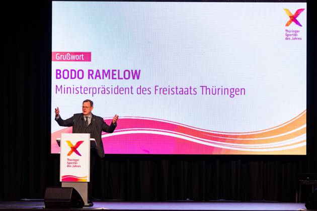 21.04.23, GER, Saison 22, Maenner Frauen Mannschaft, Ehrung Thüringer Sportler des Jahres 2022 der Landessportbund und die Stiftung Thüringer Sporthilfe ehren die Thüringer Sportler des Jahres 2022, im Bild zu sehen Bodo Ramelow Ilmenau Festhalle Ilmenau Thüringen Deutschland
