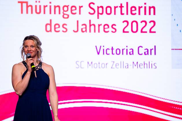 21.04.23, GER, Saison 22, Maenner Frauen Mannschaft, Ehrung Thüringer Sportler des Jahres 2022 der Landessportbund und die Stiftung Thüringer Sporthilfe ehren die Thüringer Sportler des Jahres 2022, im Bild zu sehen die Sportlerin des Jahres Victoria Carl Ilmenau Festhalle Ilmenau Thüringen Deutschland