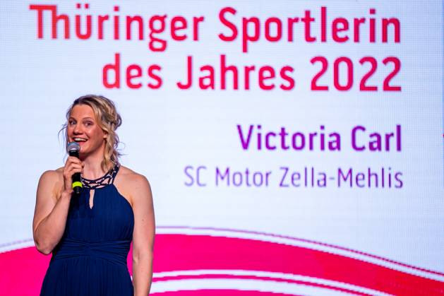 21.04.23, GER, Saison 22, Maenner Frauen Mannschaft, Ehrung Thüringer Sportler des Jahres 2022 der Landessportbund und die Stiftung Thüringer Sporthilfe ehren die Thüringer Sportler des Jahres 2022, im Bild zu sehen die Sportlerin des Jahres Victoria Carl Ilmenau Festhalle Ilmenau Thüringen Deutschland