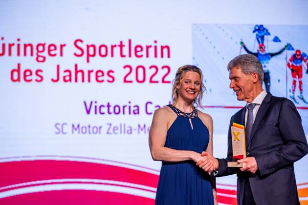 21.04.23, GER, Saison 22, Maenner Frauen Mannschaft, Ehrung Thüringer Sportler des Jahres 2022 der Landessportbund und die Stiftung Thüringer Sporthilfe ehren die Thüringer Sportler des Jahres 2022, im Bild zu sehen die Sportlerin des Jahres Victoria Carl Ilmenau Festhalle Ilmenau Thüringen Deutschland