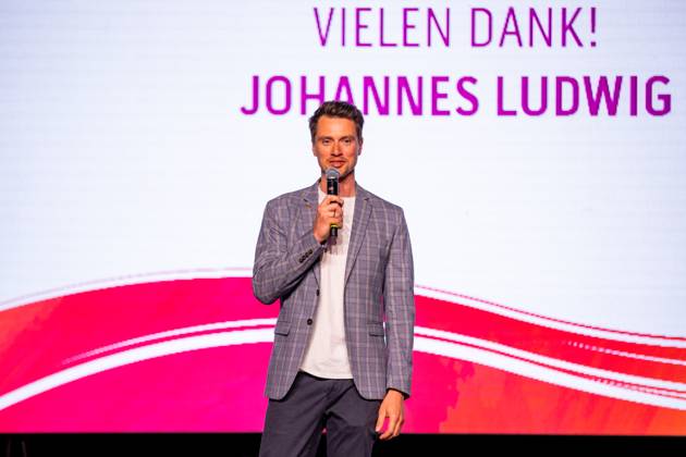 21.04.23, GER, Saison 22, Maenner Frauen Mannschaft, Ehrung Thüringer Sportler des Jahres 2022 der Landessportbund und die Stiftung Thüringer Sporthilfe ehren die Thüringer Sportler des Jahres 2022, im Bild zu sehen ist der Thüringer Sportler des Jahres, Johannes Ludwig, Ilmenau Festhalle Ilmenau Thüringen Deutschland