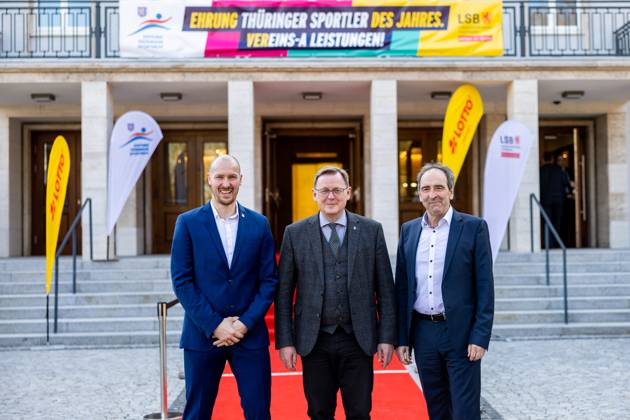21.04.23, GER, Saison 22, Maenner Frauen Mannschaft, Ehrung Thüringer Sportler des Jahres 2022 der Landessportbund und die Stiftung Thüringer Sporthilfe ehren die Thüringer Sportler des Jahres 2022, im Bild zu sehen Bodo Ramelow Ilmenau Festhalle Ilmenau Thüringen Deutschland