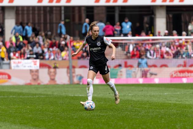 Sophia Kleinherne (Eintracht Frankfurt, 4) FC Koeln vs. Eintracht Frankfurt, Fußball, Flyeralarm Frauen Bundesliga, 18. Spieltag, 2022 2023, 23.04.2023 DFL REGULATIONS PROHIBIT ANY USE OF PHOTOGRAPHS AS IMAGE SEQUENCES AND OR QUASI-VIDEO FC Koeln vs. Eintracht Frankfurt, Fußball, Flyeralarm Frauen Bundesliga, 18. Spieltag, 2022 2023, 23.04.2023 Köln Copyright: xEibner-Pressefoto FabioxDeinertx EP_FDT