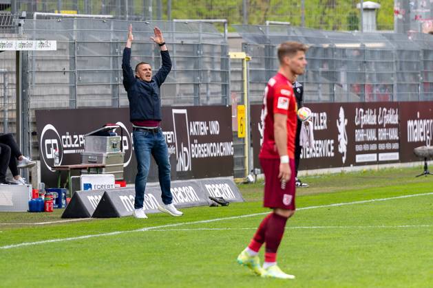 Mersad Selimbegovic (SSV Jahn Regensburg, Trainer), GER, SV Sandhausen vs. SSV Jahn Regensburg, Fussball, 2.Bundesliga, 30. Spieltag, Spielzeit 2022 2023, 30.04.2023, REGULATIONS PROHIBIT ANY USE OF PHOTOGRAPHS AS IMAGE SEQUENCES, GER, SV Sandhausen vs. SSV Jahn Regensburg, Fussball, 2.Bundesliga, 30. Spieltag, Spielzeit 2022 2023, 30.04.2023 Sandhausen Copyright: xStefanxMayerx EP_EER