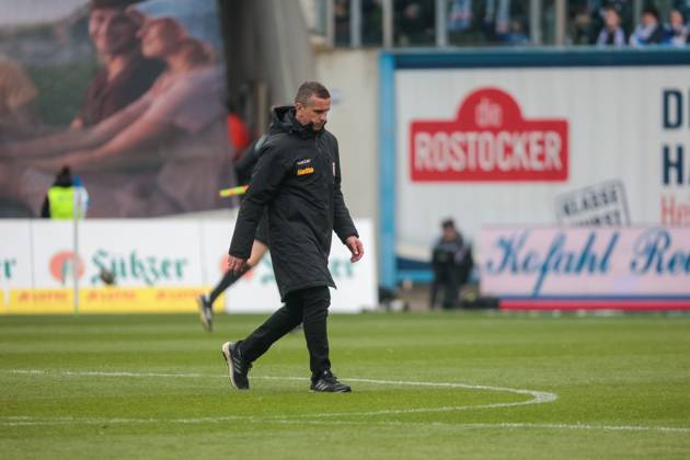 Trainer Mersed Selimbegovic (Regensburg) ; GER, FC Hansa Rostock vs. SSV Jahn Regensburg, Fussball, 2. Bundesliga, 31. Spieltag, Spielzeit 2022 2023, 06.05..2023, DFL REGULATIONS PROHIBIT ANY USE OF PHOTOGRAPHS AS IMAGE SEQUENCES AND OR QUASI-VIDEO, GER, FC Hansa Rostock vs. SSV Jahn Regensburg, Fussball, 2. Bundesliga, 31. Spieltag, Spielzeit 2022 2023, 06.05..2023 Rostock Copyright: xAndyxBuenning xEibner-Pressefotox EP_abg