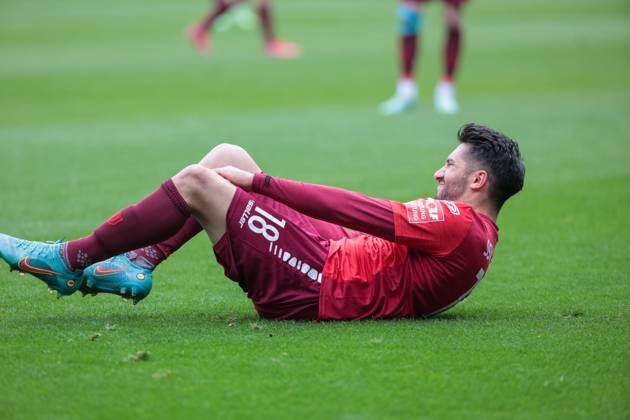 Frust, Enttaeuschung, Zorn bei Aygün Yildirim (Regensburg) ; GER, FC Hansa Rostock vs. SSV Jahn Regensburg, Fussball, 2. Bundesliga, 31. Spieltag, Spielzeit 2022 2023, 06.05..2023, DFL REGULATIONS PROHIBIT ANY USE OF PHOTOGRAPHS AS IMAGE SEQUENCES AND OR QUASI-VIDEO, GER, FC Hansa Rostock vs. SSV Jahn Regensburg, Fussball, 2. Bundesliga, 31. Spieltag, Spielzeit 2022 2023, 06.05..2023 Rostock Copyright: xAndyxBuenning xEibner-Pressefotox EP_abg