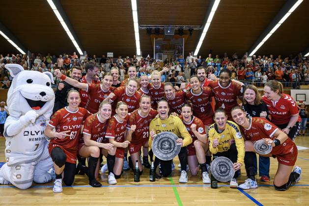 Bilder des Jahres 2023, Sport 05 Mai Sport Themen der Woche KW18 Bietigheim, Deutschland 06. Mai 2023: HBF - 22 23 - SG BBM Bietigheim - HSG Bensheim die Mannschaft von Bietigheim, Temafoto, Schlussjubel Schlußjubel Emotion Freude Bietigheim-Bissingen Halle am Viadukt Baden-Württemberg Deutschland