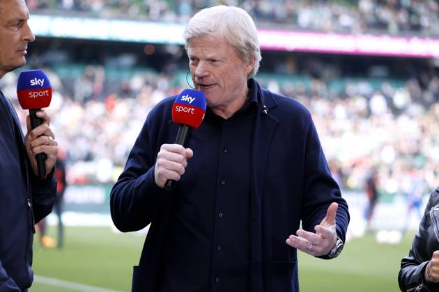 KAHN Oliver CEO Team FC Bayern Muenchen mit SKY Moderator HELLMANN Sebastian DFL Fussball Bundesliga Saison 2022 - 2023 Spiel Werder Bremen - FC Bayern Muenchen 1 : 2 am 06.05.2023 in Bremen DFL REGULATIONS PROHIBIT ANY USE OF PHOTOGRAPHS as IMAGE SEQUENCES and or QUASI-VIDEO Copyright: xLacixPerenyix