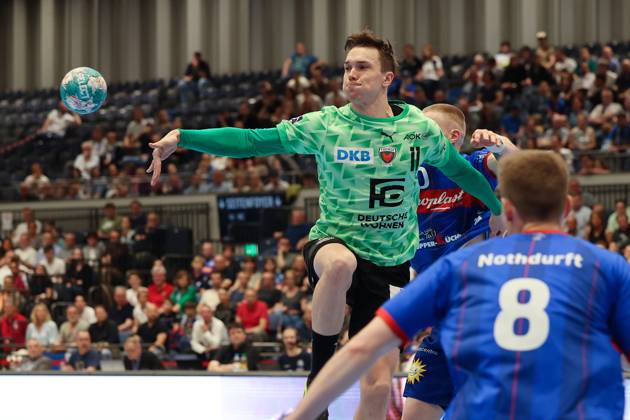 GER, LIQUI MOLY HBL, Bergischer HC vs. Fuechse Berlin 14.05.2023, Mitsubishi Electric HALLE, Duesseldorf, GER, LIQUI MOLY HBL, Bergischer HC vs. Fuechse Berlin , im Bild: Lasse Andersson (Fuechse Berlin 11), im Zweikampf gegen Tim Nothdurft (BHC 8),