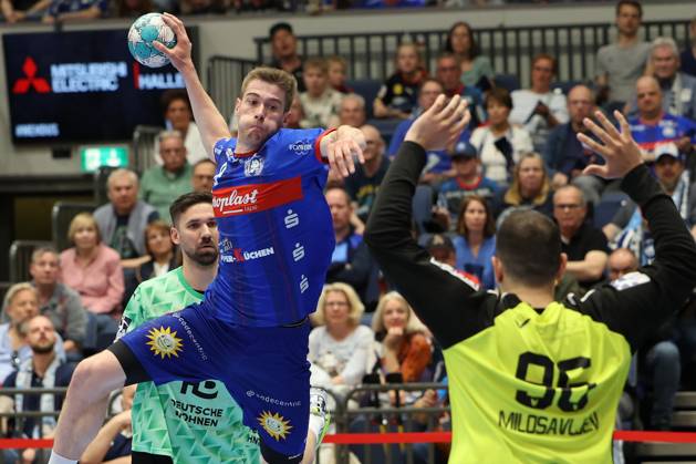 GER, LIQUI MOLY HBL, Bergischer HC vs. Fuechse Berlin 14.05.2023, Mitsubishi Electric HALLE, Duesseldorf, GER, LIQUI MOLY HBL, Bergischer HC vs. Fuechse Berlin , im Bild: Tim Nothdurft (BHC 8), im Zweikampf gegen Dejan Milosavljev Torwart (Fuechse Berlin 96),