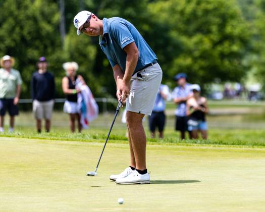 May 27, 2023, Potomac Falls, Virginia, USA: ANDY OGLETREE putts on the first hole of the second round of the LIV Golf DC event at Trump National Golf Club. OGLETREE finished the first round tied for third. Potomac Falls USA - ZUMAb237 20230527_znp_b237_008 Copyright: xRobertxBlakleyx