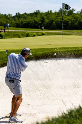 May 27, 2023, Potomac Falls, Virginia, USA: BRYSON DECHAMBEAU hits out of a sand bunker on the fourth hole of the second round of the LIV Golf DC event at Trump National Golf Club. Potomac Falls USA - ZUMAb237 20230527_znp_b237_015 Copyright: xRobertxBlakleyx