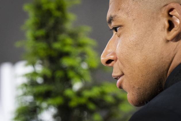 Kylian Mbappe (PSG) FOOTBALL : Arrivees de la 31e Ceremonie des Trophees UNFP - Paris - 28 05 2023 JBAutissier Panoramic 