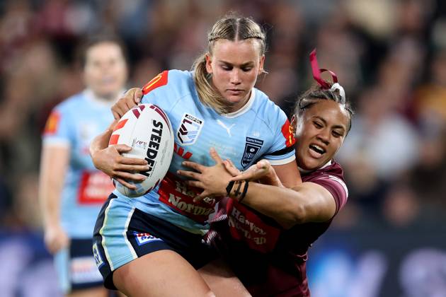 STATE OF ORIGIN WOMEN, Jaime Chapman of the Blues is tackled by the Maroons defence during the Women s State of Origin 2023 - Game 1 between the the New South Wales Blues and the Queensland Maroons at CommBank Stadium in Sydney, Thursday, June 1, 2023. ( NO ARCHIVING, EDITORIAL USE ONLY, NO USE IN BOOKS WITHOUT CONSENT SYDNEY NEW SOUTH WALES AUSTRALIA  Copyright: xBRENDONxTHORNEx 20230601001805927335