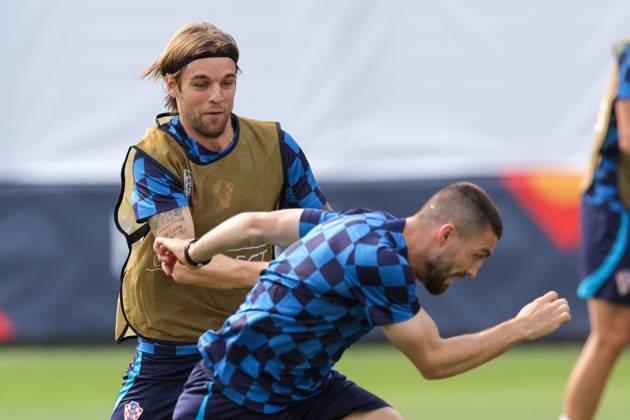 Training of the Croatian national football team Borna Sosa of Croatia at the training of the Croatian national football team on the field of Feyenoord s football academy in Rotterdam, Netherlands on June 17, 2023. LukaxStanzl PIXSELL