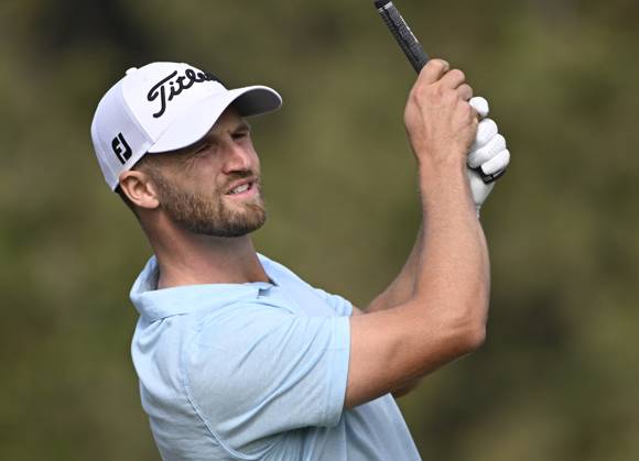 Wyndham Clark watches his drive on the ninth hole during the final round of the 2023 U.S. Open Golf Championship at the Los Angeles Country Club in Los Angeles, California on Sunday, June 18, 2023.  LAP20230618731 ALEXxGALLARDO
