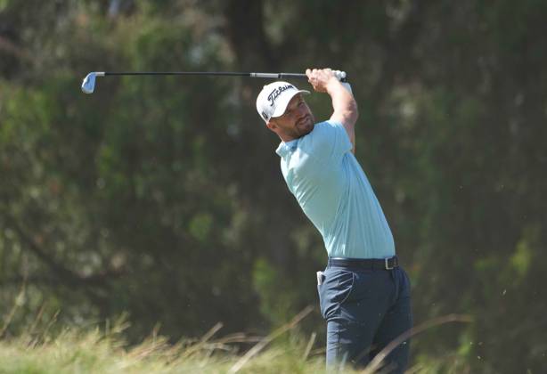 June 18, 2023: Golf 2023; Champion -Wyndham Clark wins the 2023 US Open, The Los Angeles Country Club, Los Angeles, California, USA. Wyndham is an American professional golfer from Denver and this was his first PGA, Golf Herren championship. Here Wyndham tees off on the 7th hole. - ZUMAmt3_ 20230618_zaf_mt3_001 Copyright: xScottxMitchellx