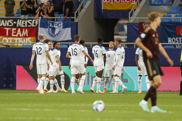 UEFA U21, U 21 EM, Deutschland - England, 3. Gruppenspiel, 28.06.2023, Batumi Die englische Mannschaft bejubelt das zweite Tor durch Harvey ELLIOTT ( 19, England), UEFA U21-Fussball-Europameisterschaft in Rumaenien und Georgien, Deutschland - England, 3. Gruppenspiel, 28.06.2023, Batumi Copyright: xBEAUTIFULxSPORTS Meuselx