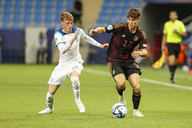 UEFA U21, U 21 EM, Deutschland - England, 3. Gruppenspiel, 28.06.2023, Batumi Cole PALMER ( 20, England), Noah WEISSHAUPT ( 17, Deutschland, SC Freiburg), UEFA U21-Fussball-Europameisterschaft in Rumaenien und Georgien, Deutschland - England, 3. Gruppenspiel, 28.06.2023, Batumi Copyright: xBEAUTIFULxSPORTS Meuselx