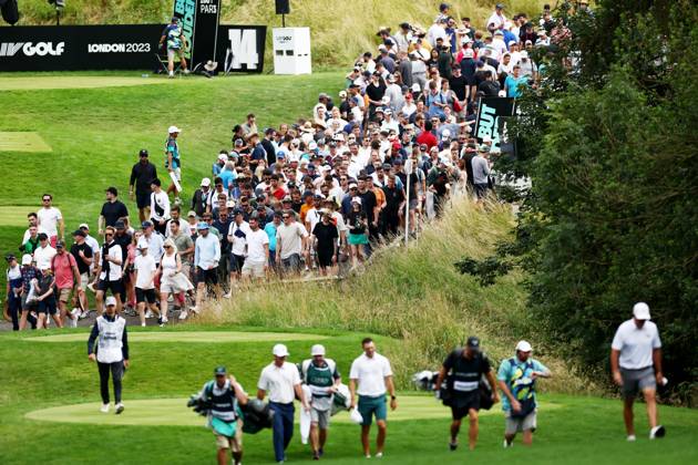 Mandatory Credit: Photo by James Marsh Shutterstock (13995948ce) Crowds watch on as the group of Martin Kaymer play the 14th hole. LIV Golf Invitational London, Day Two, Golf, Centurion Club, Hemel Hempstead, UK - 08 Jul 2023 LIV Golf Invitational London, Day Two, Golf, Centurion Club, Hemel Hempstead, UK - 08 Jul 2023 Copyright: xJamesxMarsh Shutterstockx 13995948ce