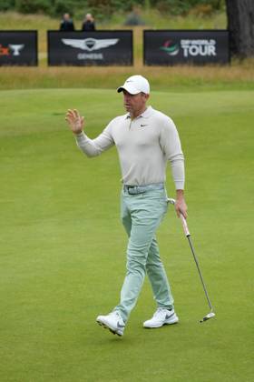 Mandatory Credit: Photo by Stuart Wallace Shutterstock (14003901s) Rory McIlroy (NIR) on the 1st green during the final round. Genesis Scottish Open, Day Four, Golf, The Renaissance Club, North Berwick, UK - 16 Jul 2023 Genesis Scottish Open, Day Four, Golf, The Renaissance Club, North Berwick, UK - 16 Jul 2023 Copyright: xStuartxWallace Shutterstockx 14003901s