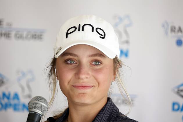 SYLVANIA, OH - JULY 15: Amateur golfer Mia Hammond does an interview after finishing her final round of the Dana Open on July 16, 2023, at Highland Meadows Golf Club in Sylvania, Ohio. (Photo by Brian Spurlock Icon Sportswire) GOLF: JUL 15 LPGA, Golf Damen Dana Open EDITORIAL USE ONLY Icon230716039