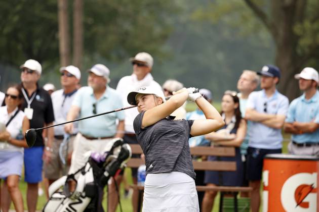 SYLVANIA, OH - JULY 15: Fifteen year old amateur golfer Mia Hammond plays her tee shot on the 13th hole during her final round of the Dana Open on July 16, 2023, at Highland Meadows Golf Club in Sylvania, Ohio. (Photo by Brian Spurlock Icon Sportswire) GOLF: JUL 15 LPGA, Golf Damen Dana Open EDITORIAL USE ONLY Icon230716045