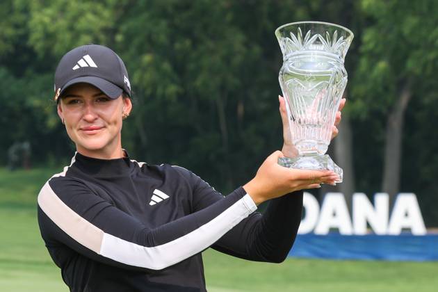 SYLVANIA, OH - JULY 16: Linn Grant, of Sweden, posses for photographs holding the winner™s trophy during the awards ceremony following the final round of the LPGA, Golf Damen Dana Open on July 16, 2023 at Highland Meadows Golf Club in Sylvania, Ohio. (Photo by Scott W. Grau Icon Sportswire) GOLF: JUL 16 LPGA Dana Open EDITORIAL USE ONLY Icon23071638