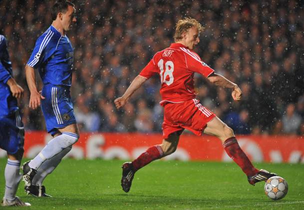 UEFA Champions League Soccer match, Semi Final, Chelsea vs Liverpool Liverpool s Dirk Kuyt during the UEFA Champions League Soccer match, Semi Final, Second Leg, Chelsea vs Liverpool at the Stamford Bridge in London, UK on April 30, 2008. Chelsea won 3-2. Chelsea reach his first Champions League final. Photo by Steeve McMay Cameleon ABACAPRESS.COM London - Copyright: xMcMayxSteve ABACAx 151133_39 McMayxSteve ABACAx 151133_39