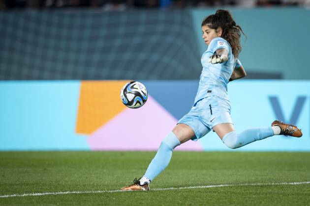 August 2, 2023, Auckland, Auckland, New Zealand: Portugal goalkeeper INES PEREIRA 1 kicks the ball to clear it in the second half of the 2023 FIFA Womens World Cup Group E match at the Eden Park Stadium in Auckland, New Zealand. USA 0:0 Portugal Auckland New Zealand - ZUMAb240 20230802_zsp_b240_021 Copyright: xIraxL.xBlackx
