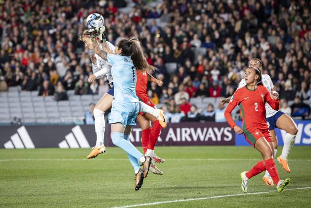August 2, 2023, Auckland, Auckland, New Zealand: Portugal goalkeeper INES PEREIRA 1 blocks the shot on goal by USA forward ALEX MORGAN 13 with USA in the first second half of the 2023 FIFA Womens World Cup Group E match against Portugal at the Eden Park Stadium in Auckland, New Zealand. USA 0:0 Portugal Auckland New Zealand - ZUMAb240 20230802_zsp_b240_042 Copyright: xIraxL.xBlackx