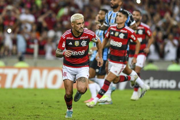 Flamengo x Grêmio RIO DE JANEIRO, RJ - 16.08.2023: FLAMENGO X GRÊMIO - De Arrascaeta celebrates a goal during Flamengo x Grêmio held at the Maracanã Stadium, for the second leg of the Copa do Brasil semi-final, this Wednesday night (16), in Rio de Janeiro, RJ. (Photo: Celso Pupo Fotoarena) x2419463x CelsoxPupo
