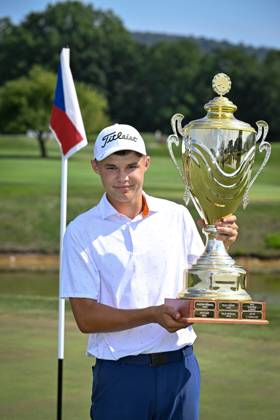 Bence Bertenyi of Hungary holds trophy after winning the men s Czech Open golf tournament, Czech PGA, Golf Herren Tour, Beroun, Czech Republic, August 20, 2023. (CTKxPhoto VitxSimanek) CTKPhotoP2023082004139  CTKPhotoP2023082004139