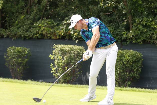 OLYMPIA FIELDS, IL - AUGUST 20: PGA, Golf Herren golfer Viktor Hovland plays his tee shot on the 2nd hole during the final round of the BMW Championship Fed Ex Cup Playoffs on August 20th, 2023, at Olympia Fields Country Club in Olympia Fields, Illinois. (Photo by Brian Spurlock Icon Sportswire) GOLF: AUG 20 PGA - BMW Championship EDITORIAL USE ONLY Icon230820023