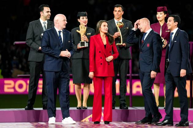 Sydney, Australia, August 20th 2023: FIFA President Gianni Infantino, Queen Letizia Of Spain and Royal Spanish Football Federation president Luis Manuel Rubiales BÃ jar during the trophy ceremony after the FIFA Womens World Cup 2023 Final football match between Spain and England at Stadium Australia in Sydney, Australia. (Daniela Porcelli SPP) Copyright: xDanielaxPorcellix xSPPx spp-en-DaPoSp-20230820-DP108070