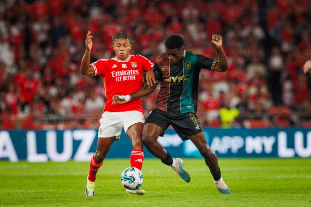 David Neres, Manuel Keliano during Liga Portugal 23 24 game between SL Benfica and CF Estrela Amadora at Estadio Da Luz, Lisbon, Portugal. (Maciej Rogowski) Lisbon Estadio Da Luz Portugal Copyright: xMaciejxRogowskix jpeg-benfica-estrela-full-19-08-2023-089