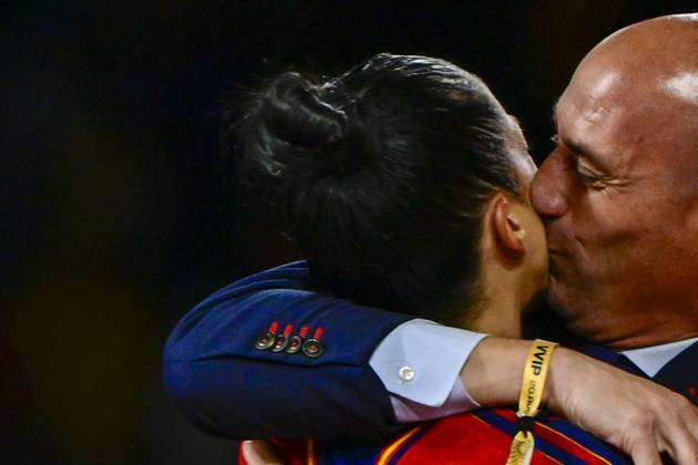 Sydney, Australia, August 20th 2023: Spanish Football Federation (RFEF) President Luis Rubiales kisses Jenni Hermoso after Spain win the FIFA Womens World Cup 2023 final football match between Spain and England at Stadium Australia in Sydney, Australia. (Richard Callis SPP) Copyright: xRichardxCallisx xSPPx spp-en-RiCaSp-rmfc260823-3899