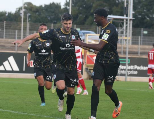 Regionallioga West, Saison 2023 - 2024, 6. Spieltag, 01.09.2023, Fortuna Düsseldorf U 23 - RW Oberhausen -- Moritz Stoppelkamp ( RWO ) nach seinem Tor zum 0:1, links Kerem Yalcin, rechts Matona Ngyombo