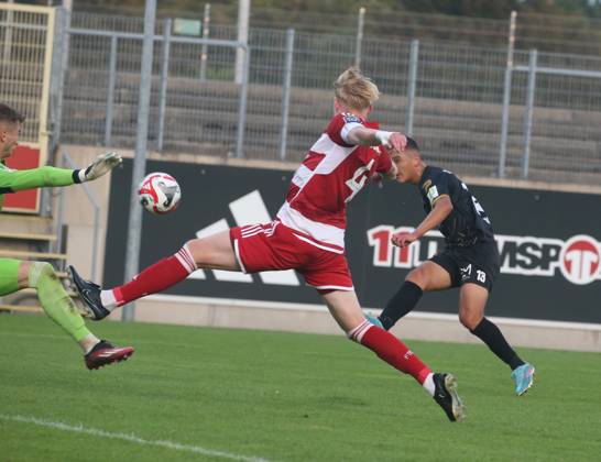 Regionallioga West, Saison 2023 - 2024, 6. Spieltag, 01.09.2023, Fortuna Düsseldorf U 23 - RW Oberhausen -- Tor für RWO, das 0:2 durch Kerem Yalcin, Tim Corsten und TW Dennis Gorka ( beide Fortuna U 23 ) sind machtlos