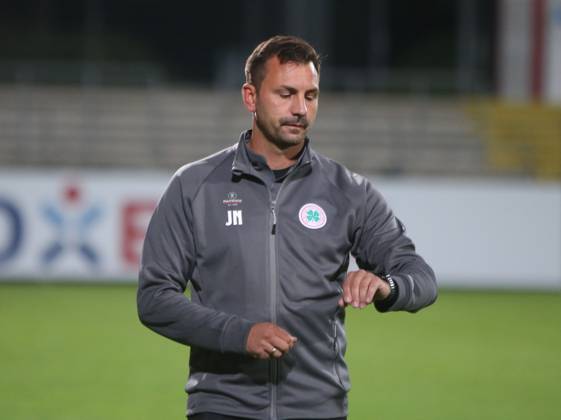 Regionallioga West, Saison 2023 - 2024, 6. Spieltag, 01.09.2023, Fortuna Düsseldorf U 23 - RW Oberhausen -- Jörn Nowak ( Trainer RWO ) schaut auf die Uhr