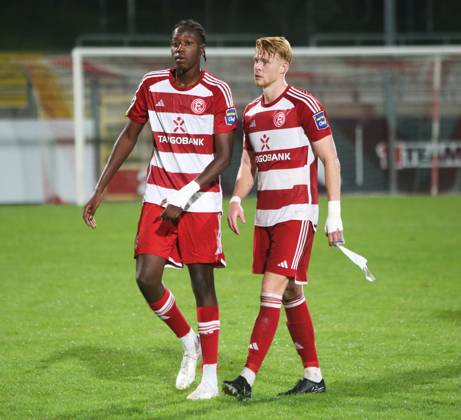 Regionallioga West, Saison 2023 - 2024, 6. Spieltag, 01.09.2023, Fortuna Düsseldorf U 23 - RW Oberhausen -- Samuel Manu ( links ) und Tim Corsten ( beide Fortuna U 23 ) nach dem Spiel