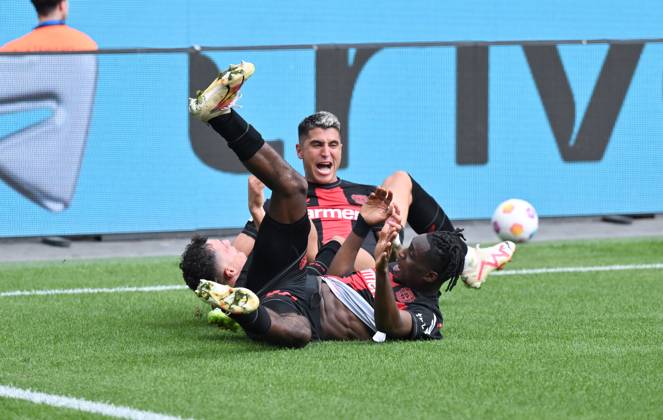 Jubel 2:1, v.li., Granit Xhaka (Bayer 04 Leverkusen), Exequiel Palacios (Bayer 04 Leverkusen), Jeremie Frimpong (Bayer 04 Leverkusen) 02.09.2023, Fussball GER, Saison 2023 2024, 1. Bundesliga, 3. Spieltag, Bayer 04 Leverkusen - SV Darmstadt 98 Leverkusen BayArena Nordrhein Westfalen Deutschland