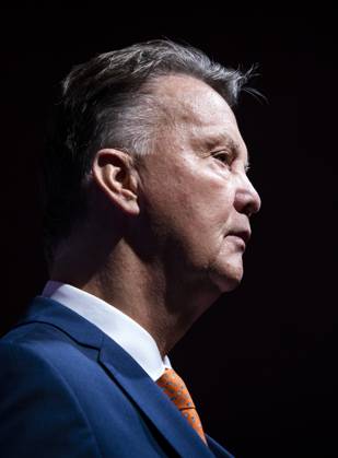 UTRECHT - Louis van Gaal has received the Eredivisie Oeuvre Award during the Award ceremony in DeFabrique in Utrecht. ANP RAMON VAN FLYMEN xVIxANPxSportx xxANPxIVx 477298645 originalFilename: 477298645