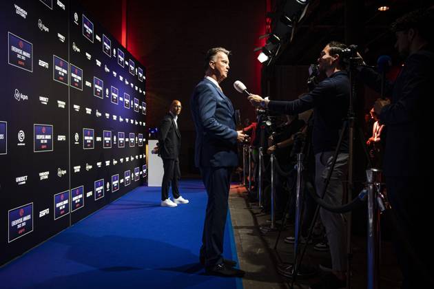 UTRECHT - Louis van Gaal has received the Eredivisie Oeuvre Award during the Award ceremony in DeFabrique in Utrecht. ANP RAMON VAN FLYMEN xVIxANPxSportx xxANPxIVx 477298942 originalFilename: 477298942.jpg