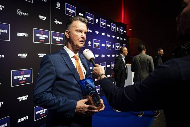 UTRECHT - Louis van Gaal received the Eredivisie Oeuvre Award during the Award ceremony in DeFabrique in Utrecht. ANP RAMON VAN FLYMEN xVIxANPxSportx xxANPxIVx 477298944 originalFilename: 477298944