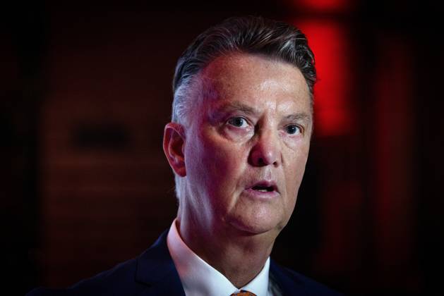UTRECHT - Louis van Gaal received the Eredivisie Oeuvre Award during the Award ceremony in DeFabrique in Utrecht. ANP RAMON VAN FLYMEN xVIxANPxSportx xxANPxIVx 477298966 originalFilename: 477298966.jpg