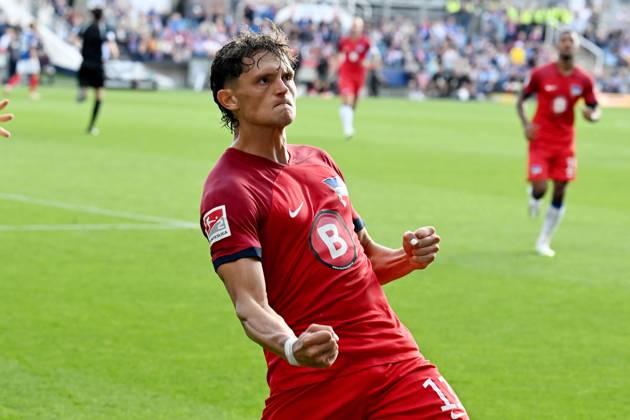 2. Bundesliga - Holstein Kiel - Hertha BSC Berlin am 24.09.2023 im Holstein-Stadion in Kiel Jubel, Torjubel, Torschuetze, Torschütze Fabian Reese (Hertha BSC Berlin) jubelt nach seinem Tor zum 2:3