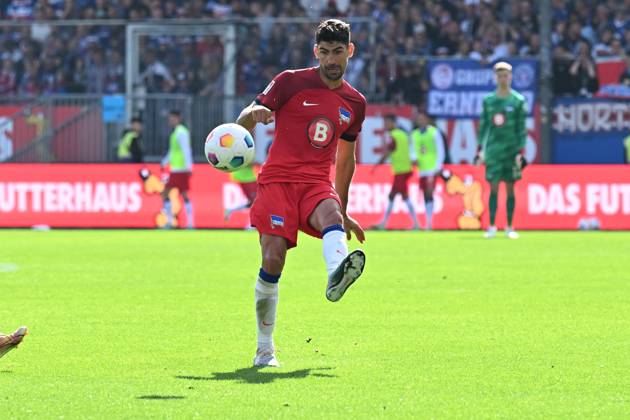 2. Bundesliga - Holstein Kiel - Hertha BSC Berlin am 24.09.2023 im Holstein-Stadion in Kiel Andreas Bouchalakis (Hertha BSC Berlin) am Ball.